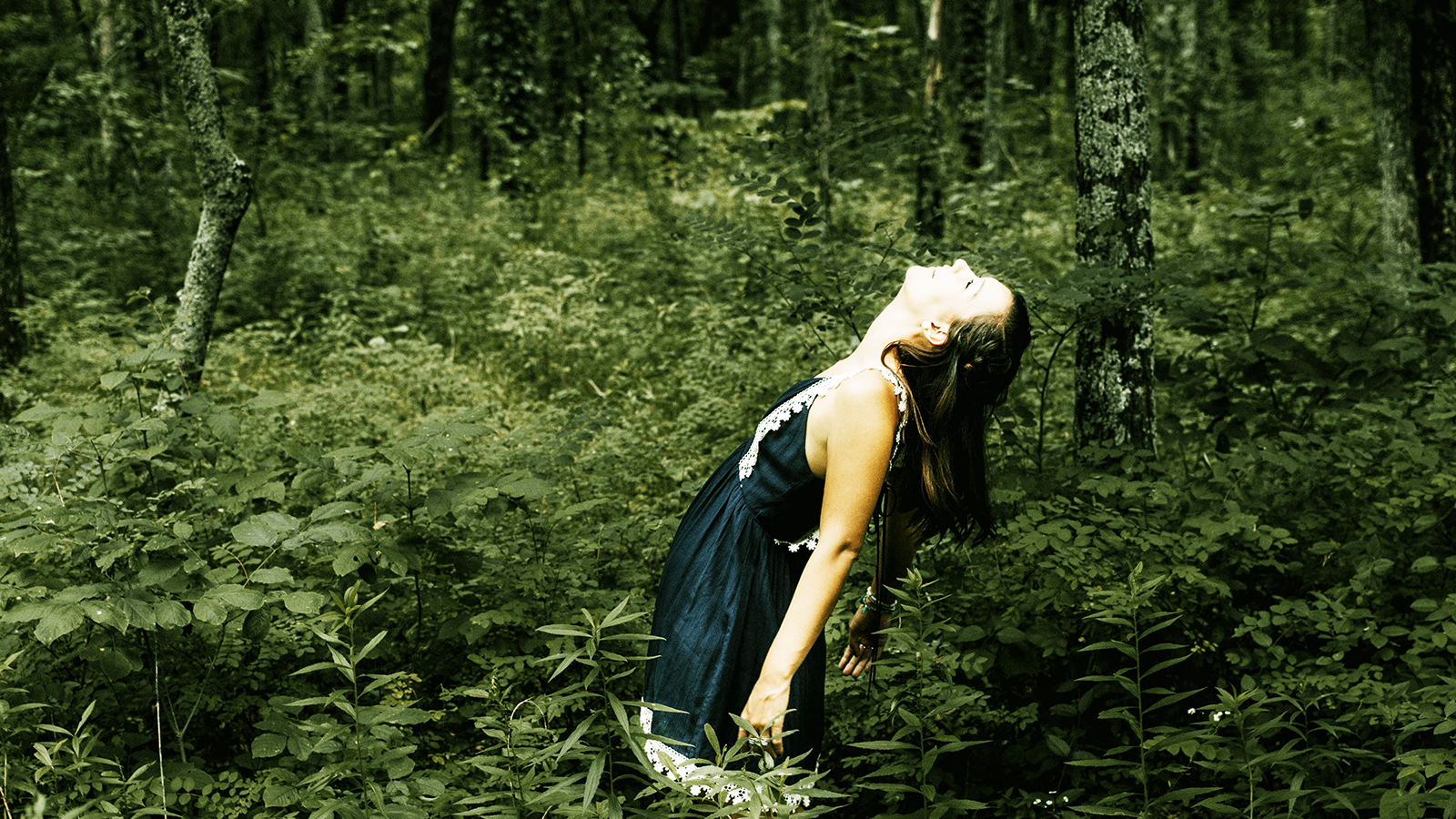 copyright-danielle-dolson-woman-forest-enjoy